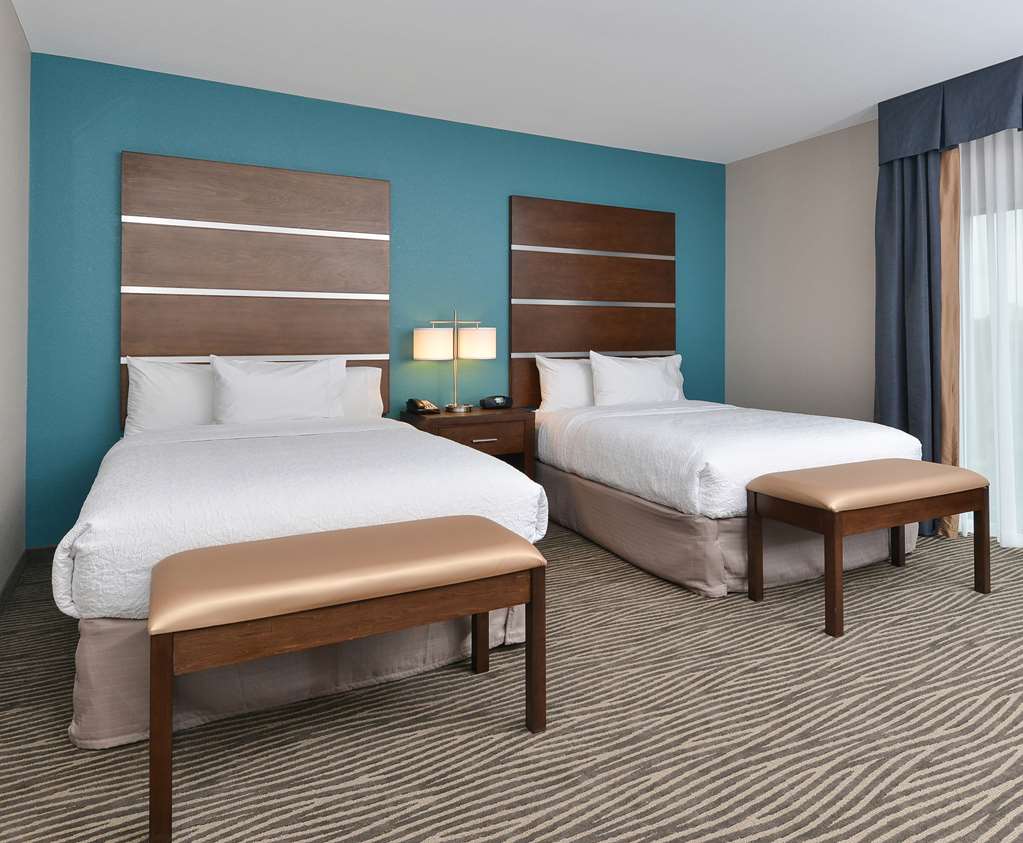 Фото Hampton Inn & Suites Des Moines Downtown