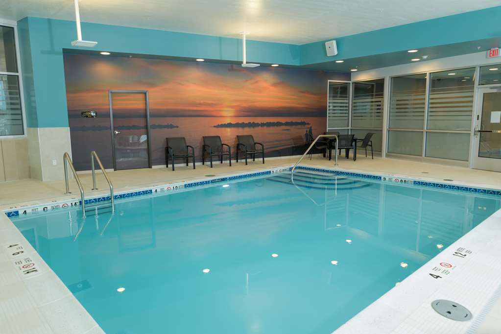 Фото Hampton Inn & Suites Erie Bayfront