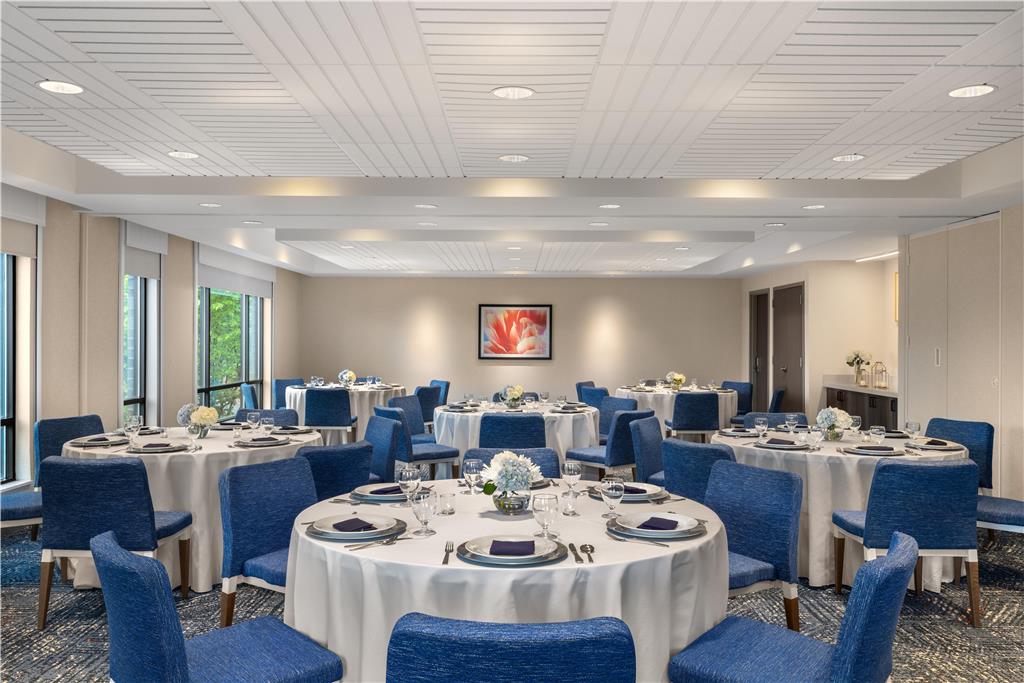 Фото Hilton Garden Inn Burlington Downtown