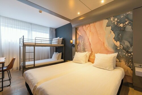 Гостиница Leonardo Hotel Almere City Center в Флеволанде