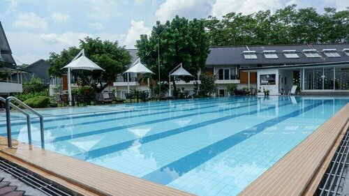 Гостиница Front One Resort Magelang в Магеланге
