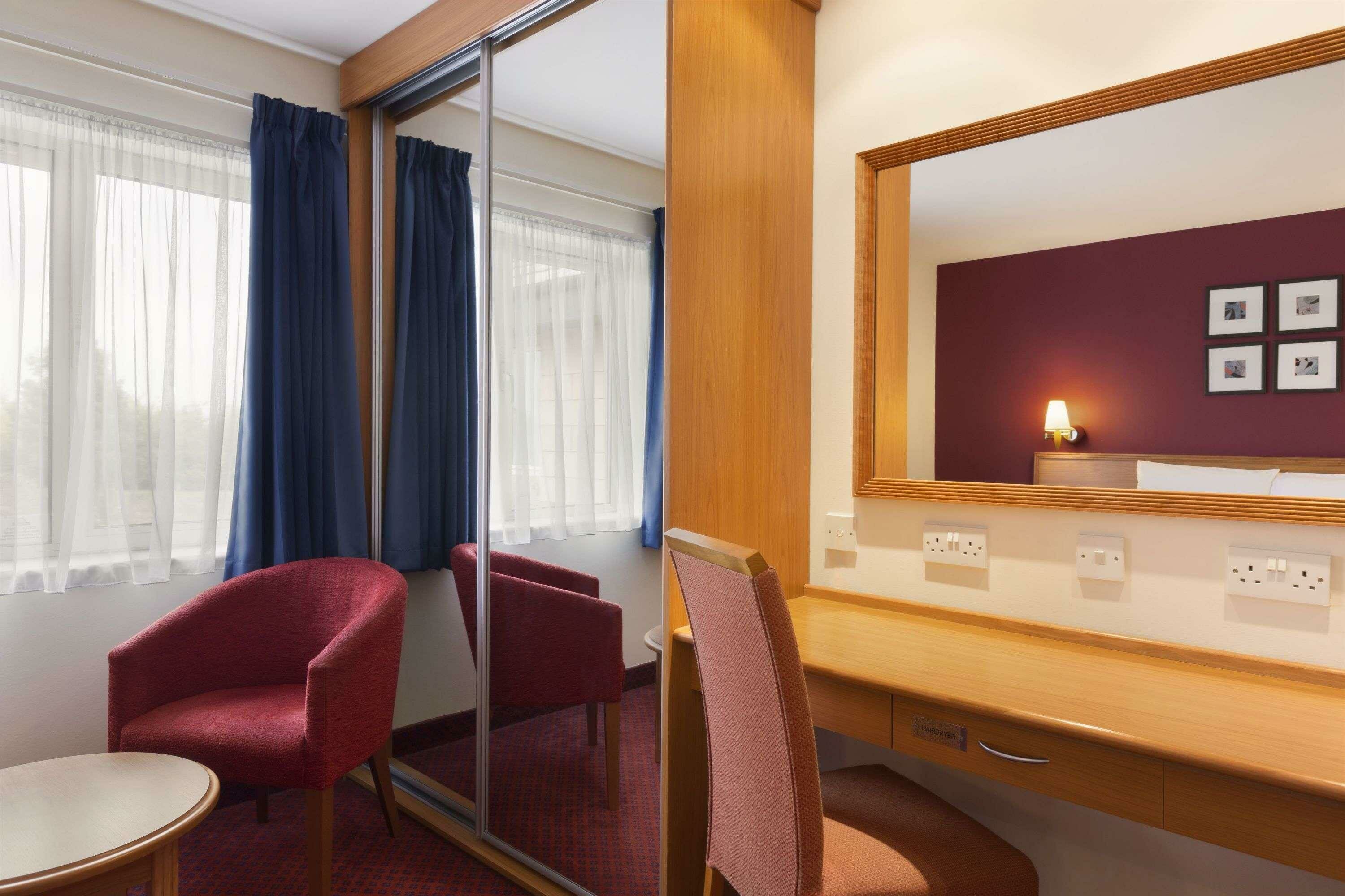 Фото Days Inn by Wyndham Peterborough