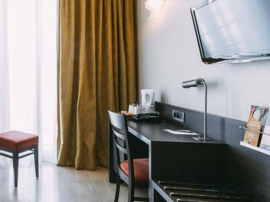 Фото Escale Oceania Marseille Vieux Port