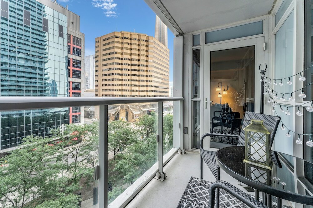 Фото Grand Royal Condos - Cn Tower