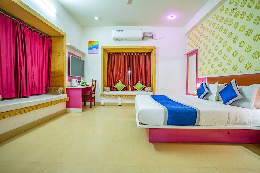 Фото Hotel Marina Mahal