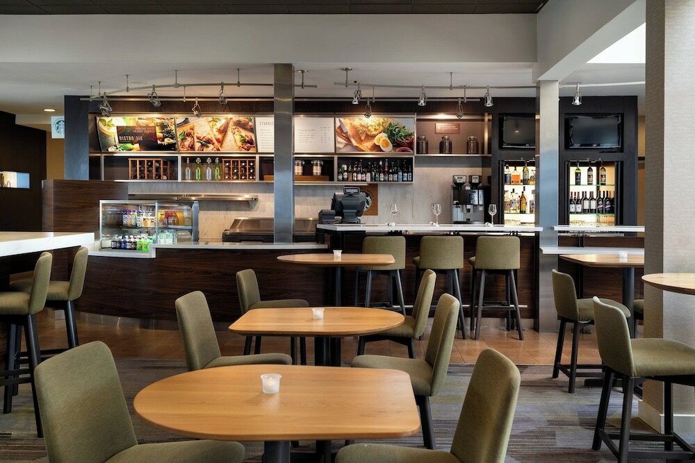 Фото Courtyard by Marriott Fresno