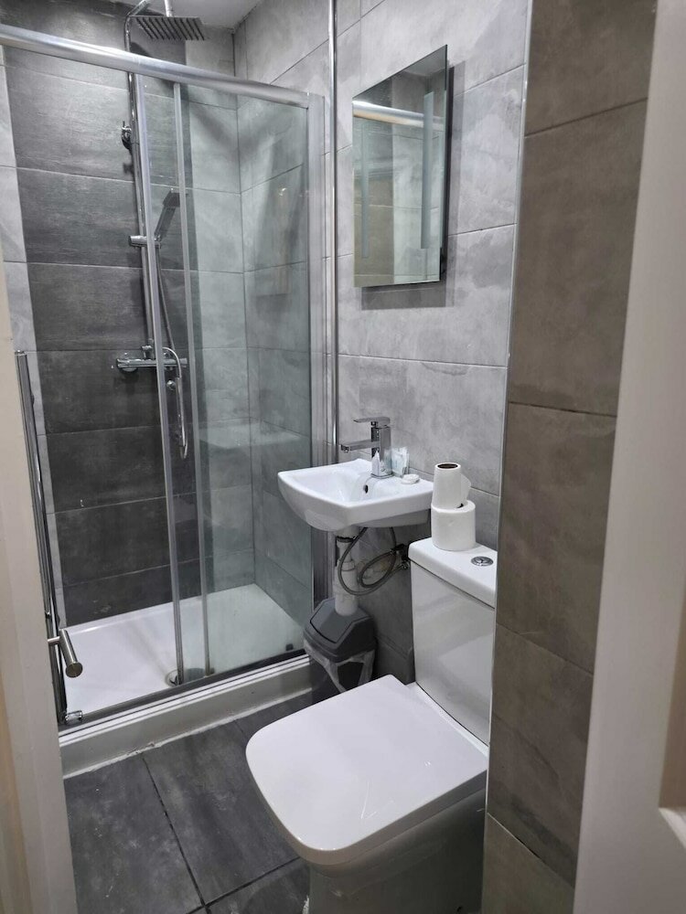 Фото Golders Park Hotel