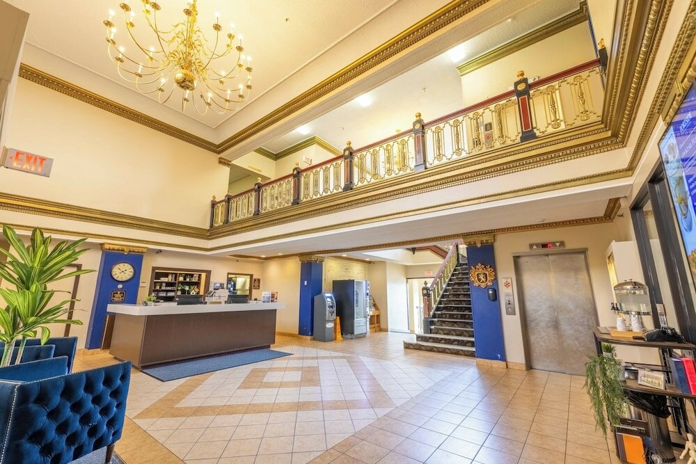 Фото Prince Arthur Waterfront Hotel & Suites