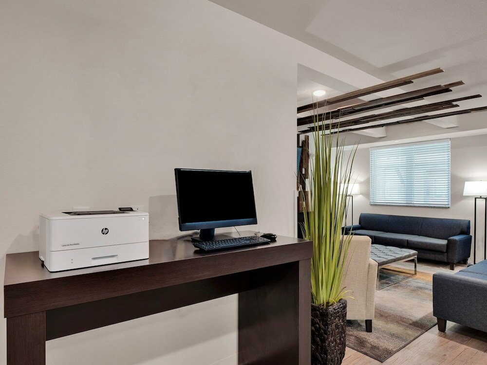 Фото Waterwalk Raleigh Rtp