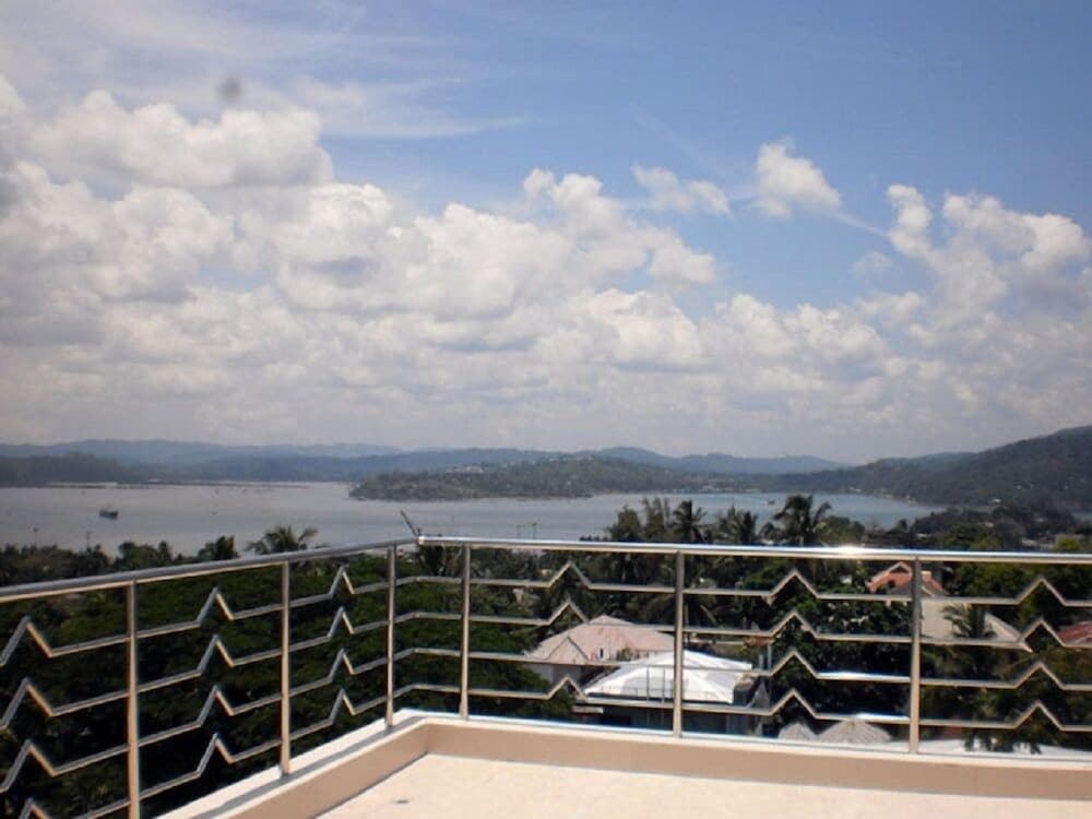 Фото Hotel Hilltop International