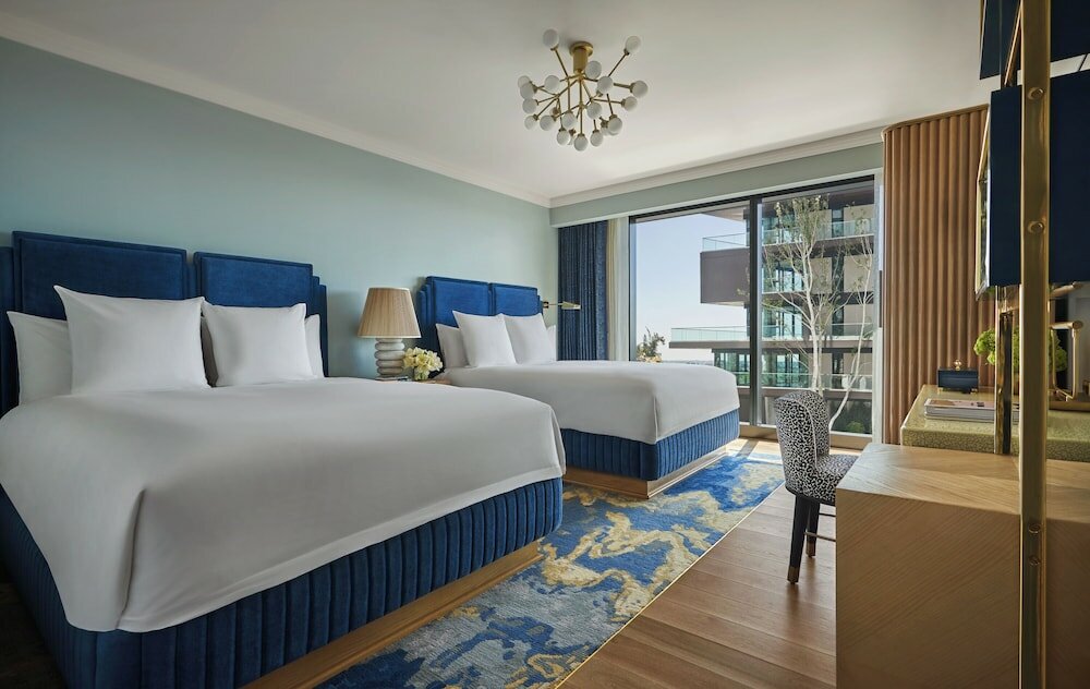 Фото The Sun Rose West Hollywood