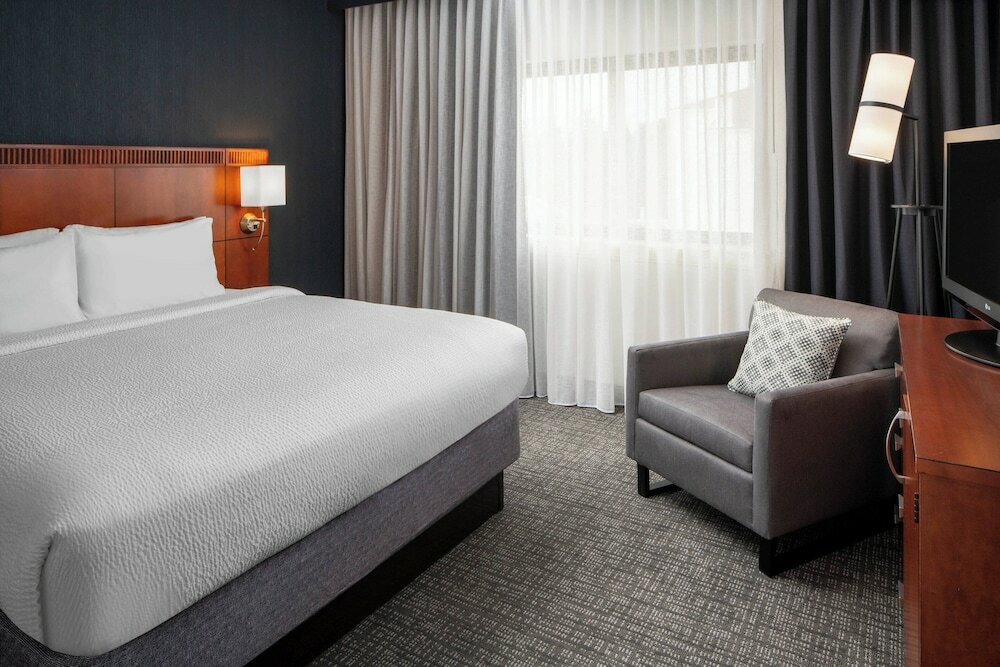 Фото Courtyard by Marriott Dulles Airport Herndon/Reston