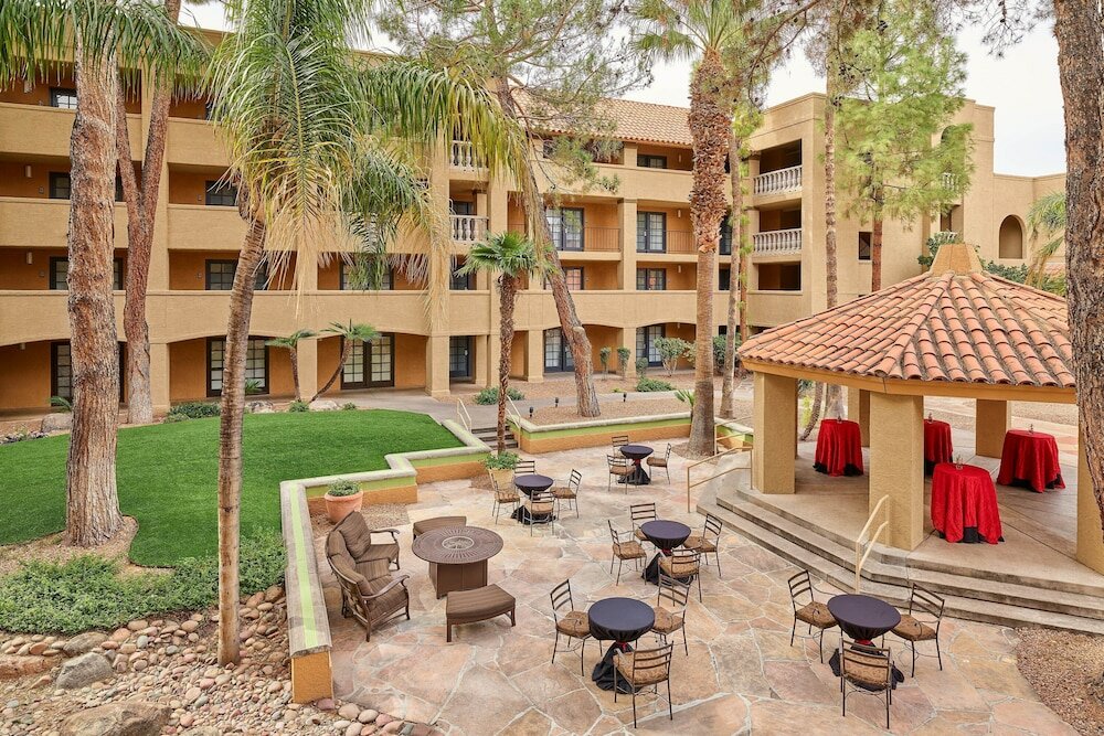Фото Sheraton Tucson Hotel and Suites