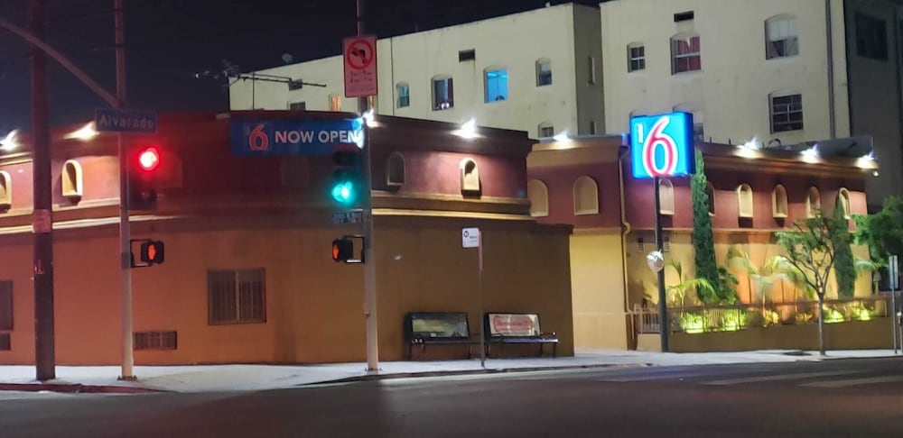 Фото Americas Best Value Inn Los Angeles at S Alvarado St
