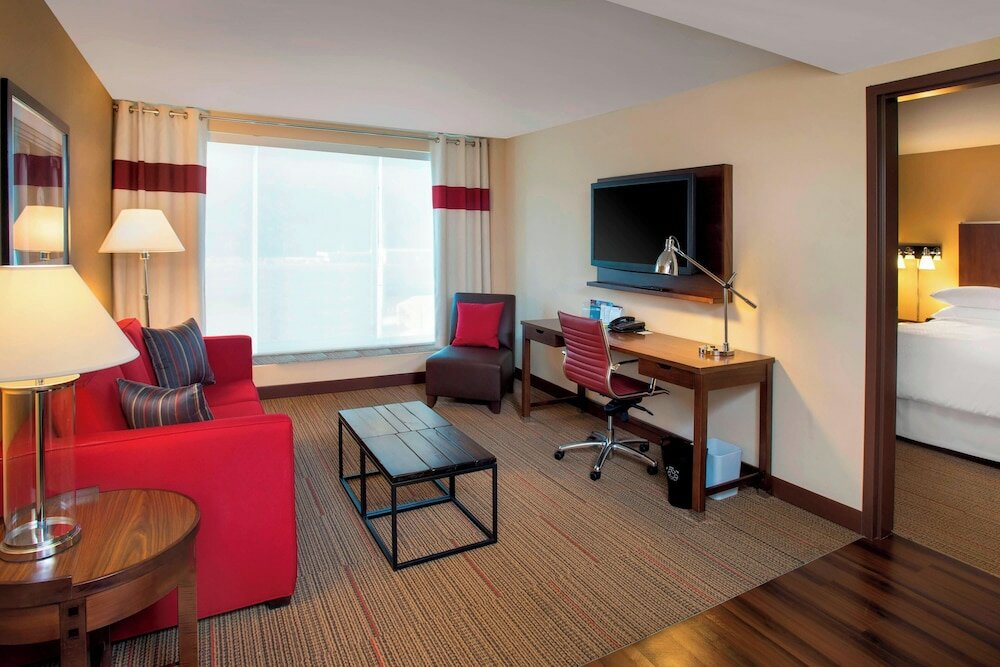 Фото Four Points by Sheraton Charleston