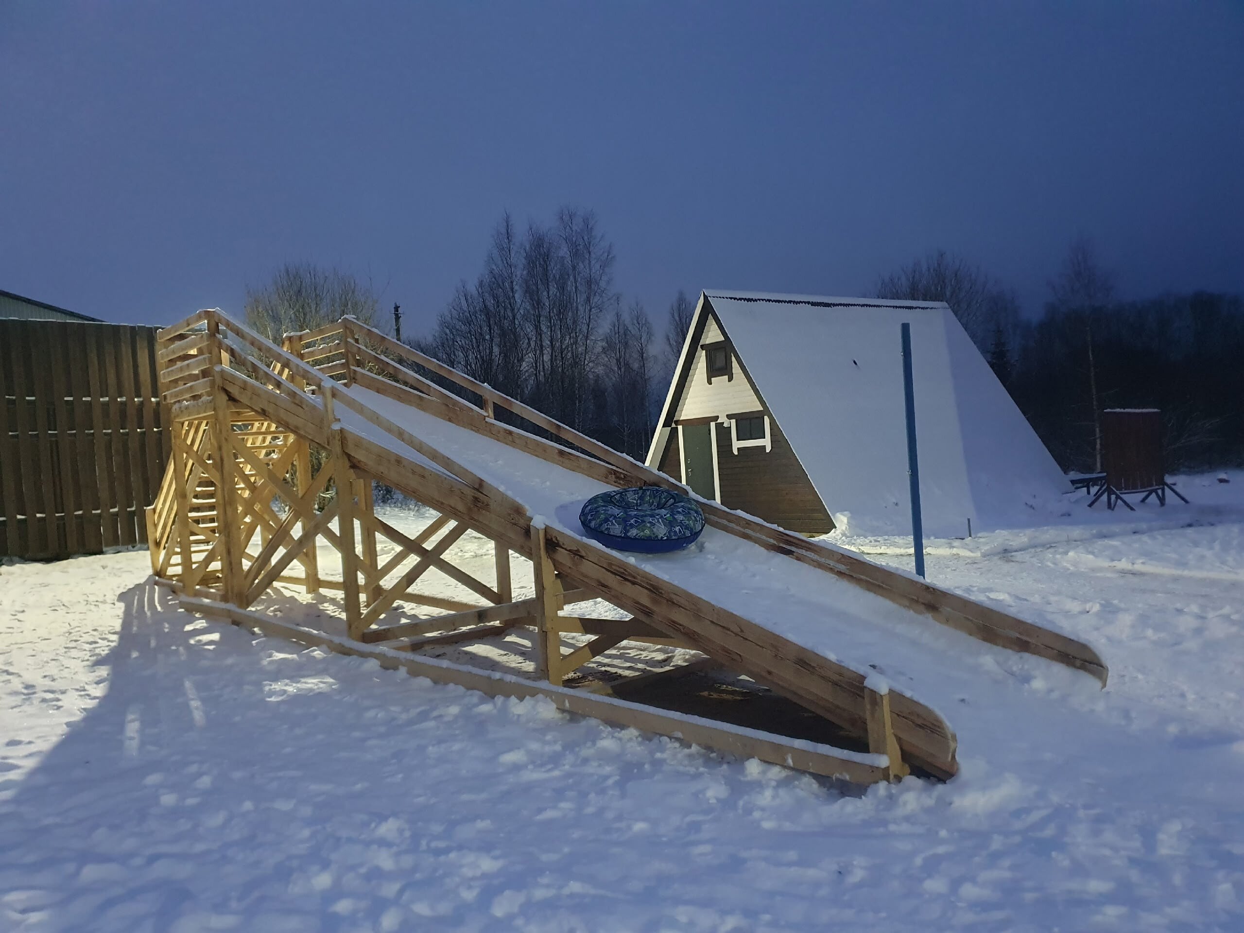 Фото Дом у пруда