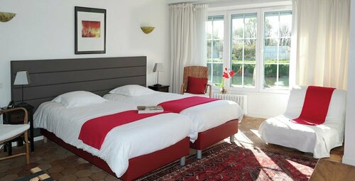 Внешний вид отеля Hôtel au Marais в Кулоне, фото 5