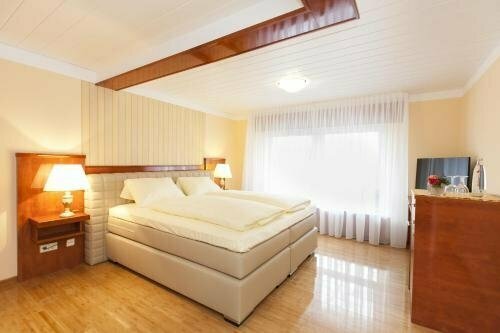 Гостиница Hotel-Restaurant Breitenbacher Hof в Хюрте