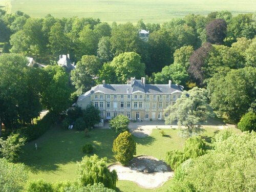 Гостиница Chateau des Chevaliers de Grand Tonne в Кане