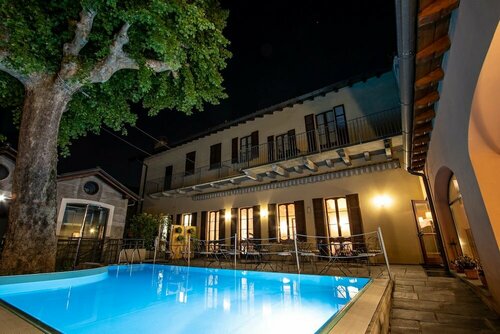 Гостиница Hotel Due Corti в Комо