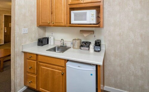 Гостиница Sfo El Rancho Inn SureStay Collection by Best Western в Милбро