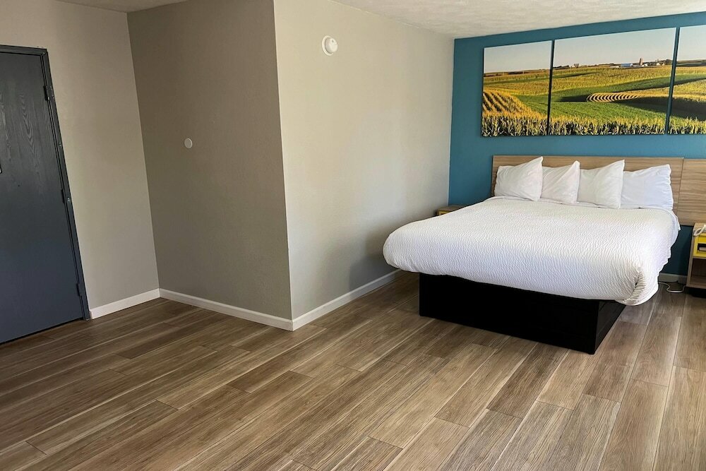 Фото Days Inn by Wyndham Warrensburg