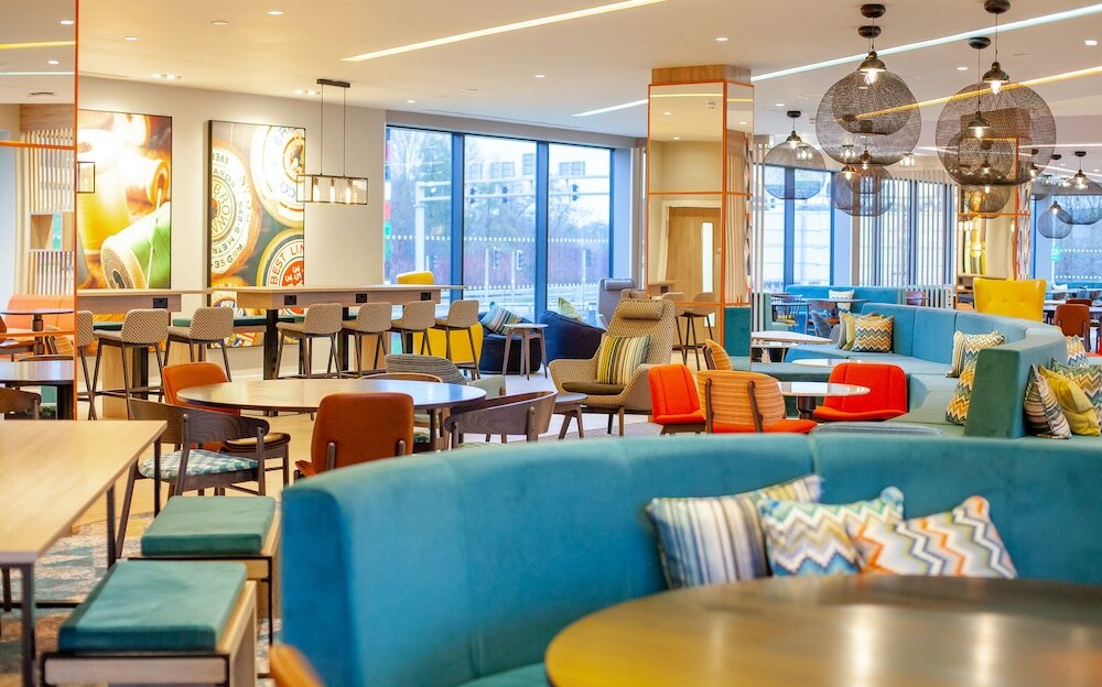 Фото Hampton by Hilton Blackburn