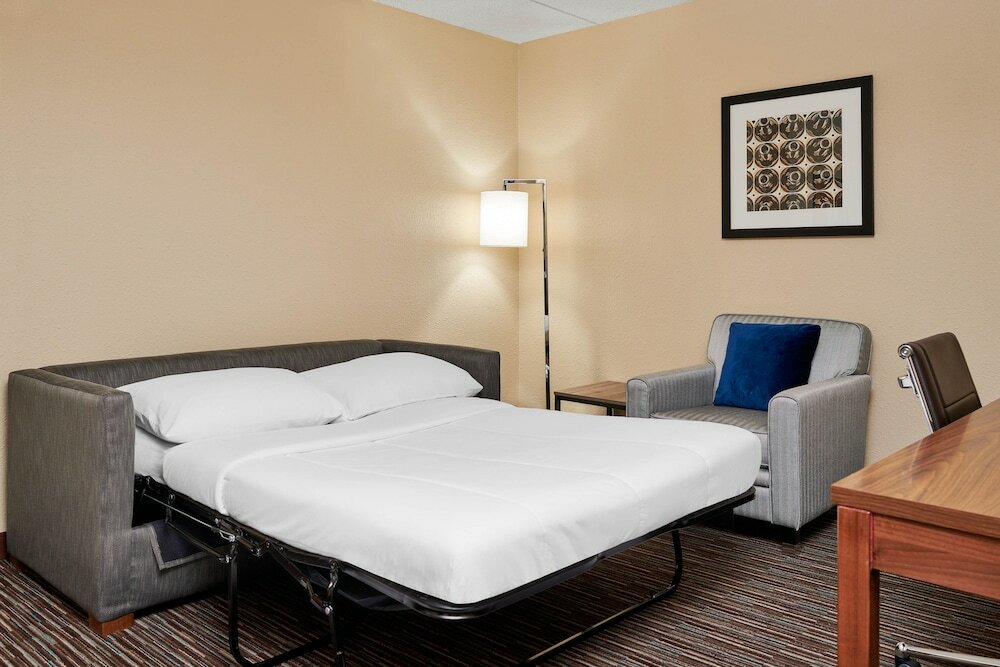 Фото Four Points by Sheraton Milwaukee Airport