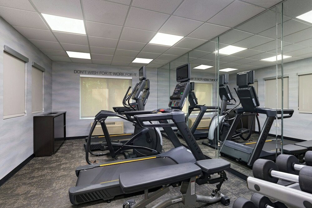 Фото Fairfield Inn by Marriott Medford Long Island