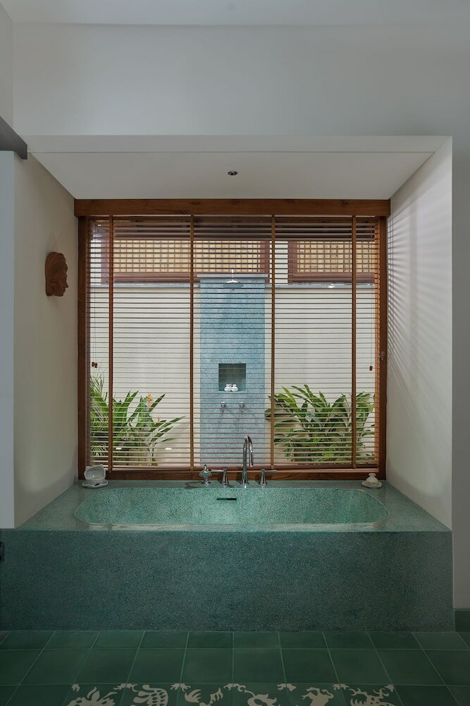 Фото Tandjung Sari Hotel