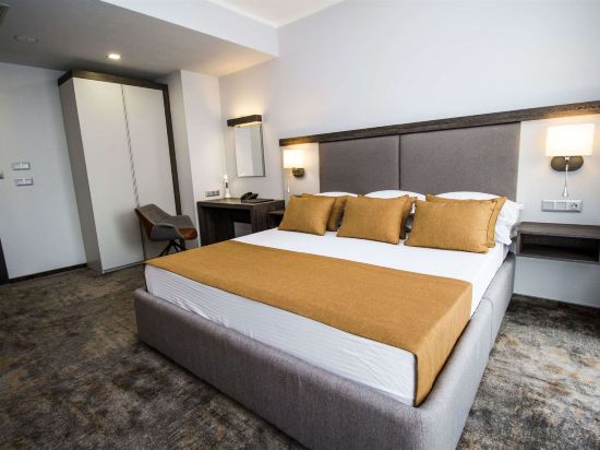 Фото Best Western Plus Premium Inn