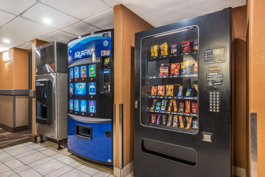 Фото Best Western Strathmore Inn