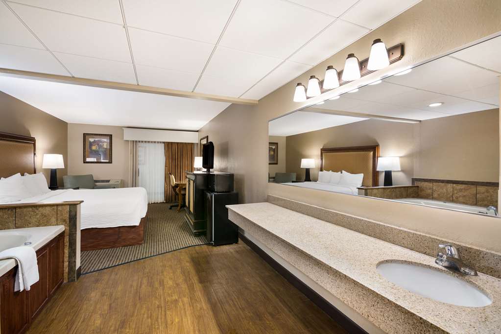 Фото Revel Hotel Minot, SureStay Collection by Best Western