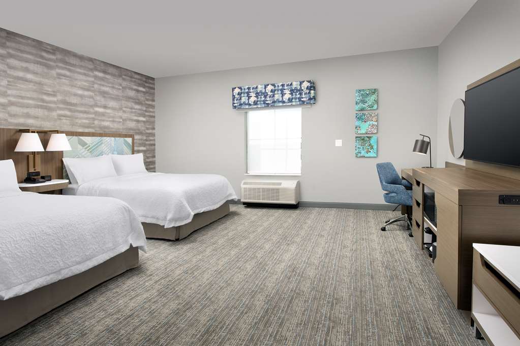 Фото Hampton Inn Boston Logan Airport Chelsea