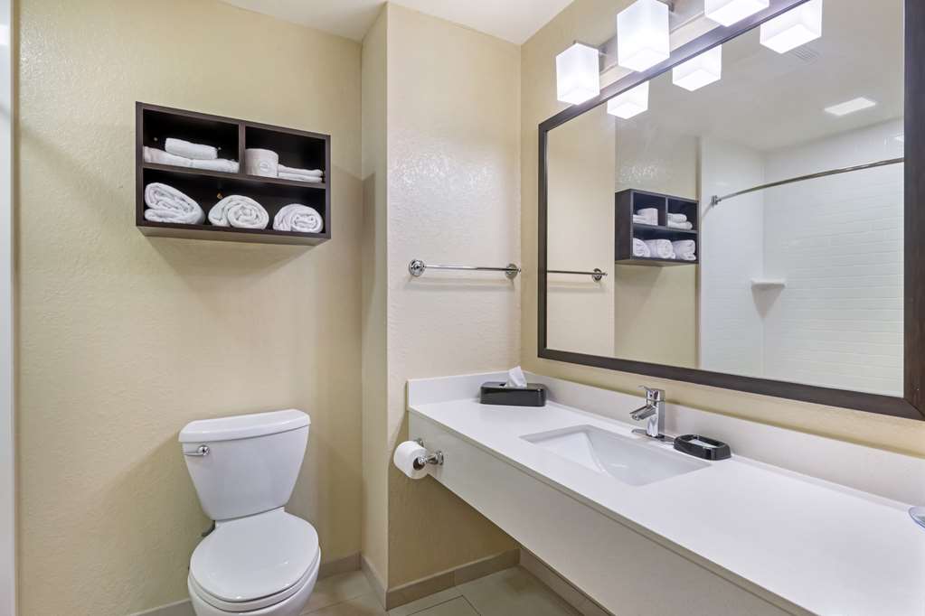 Фото Best Western Edgewater Inn