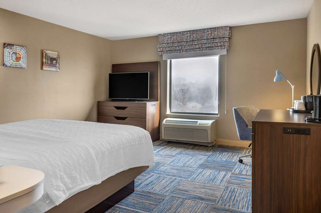 Фото Hampton Inn Greenfield