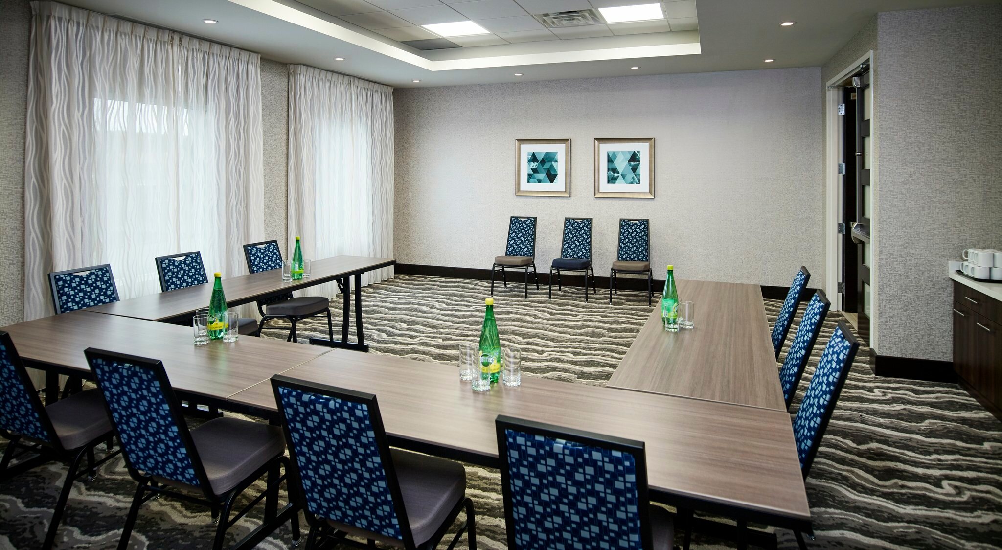 Фото Staybridge Suites Niagara-On-The-Lake