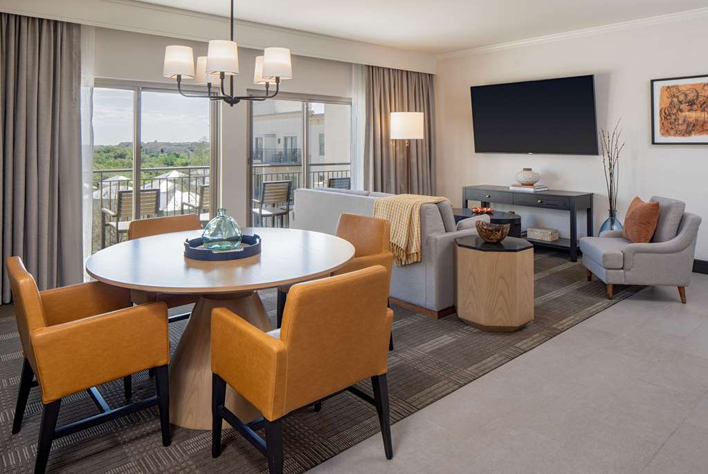 Фото Hilton San Antonio Hill Country