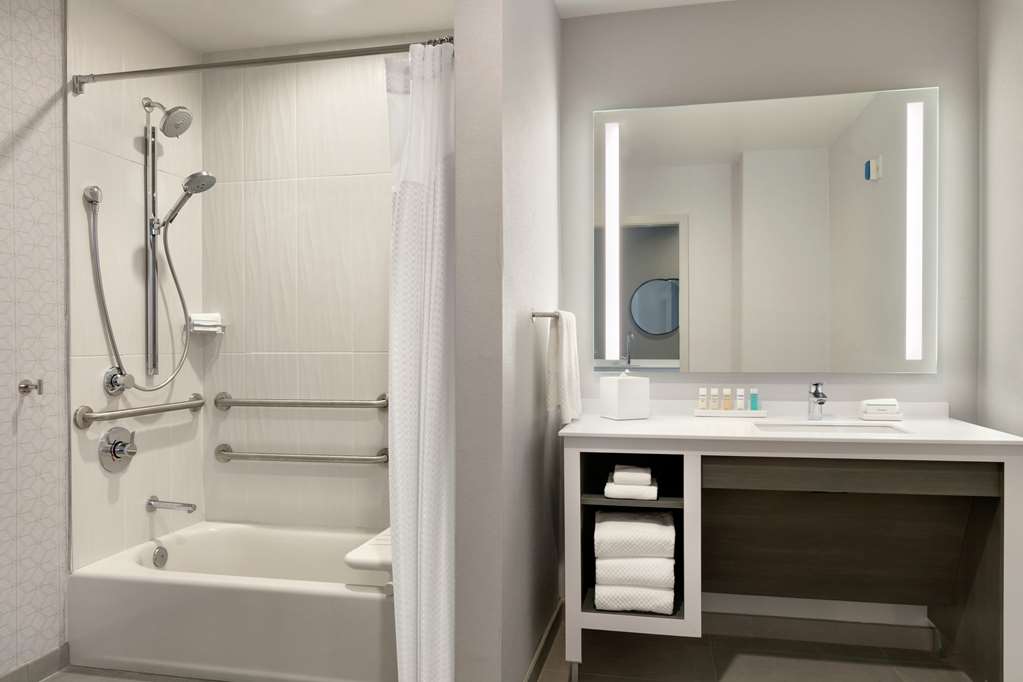 Фото Embassy Suites by Hilton Atlanta Midtown