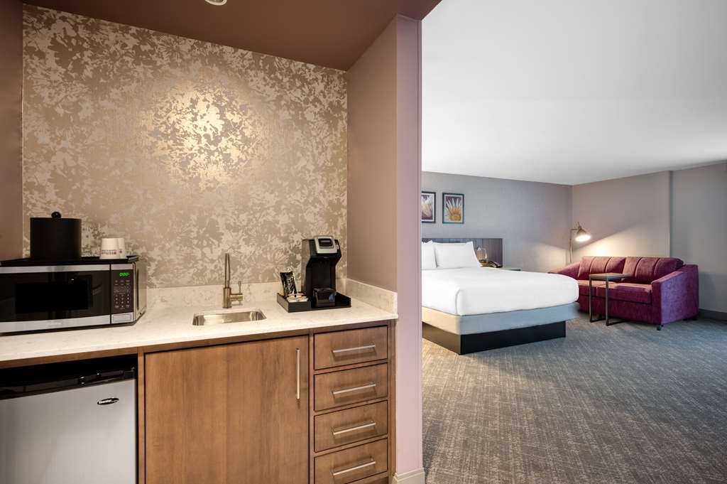 Фото Hilton Garden Inn Boston Logan Airport