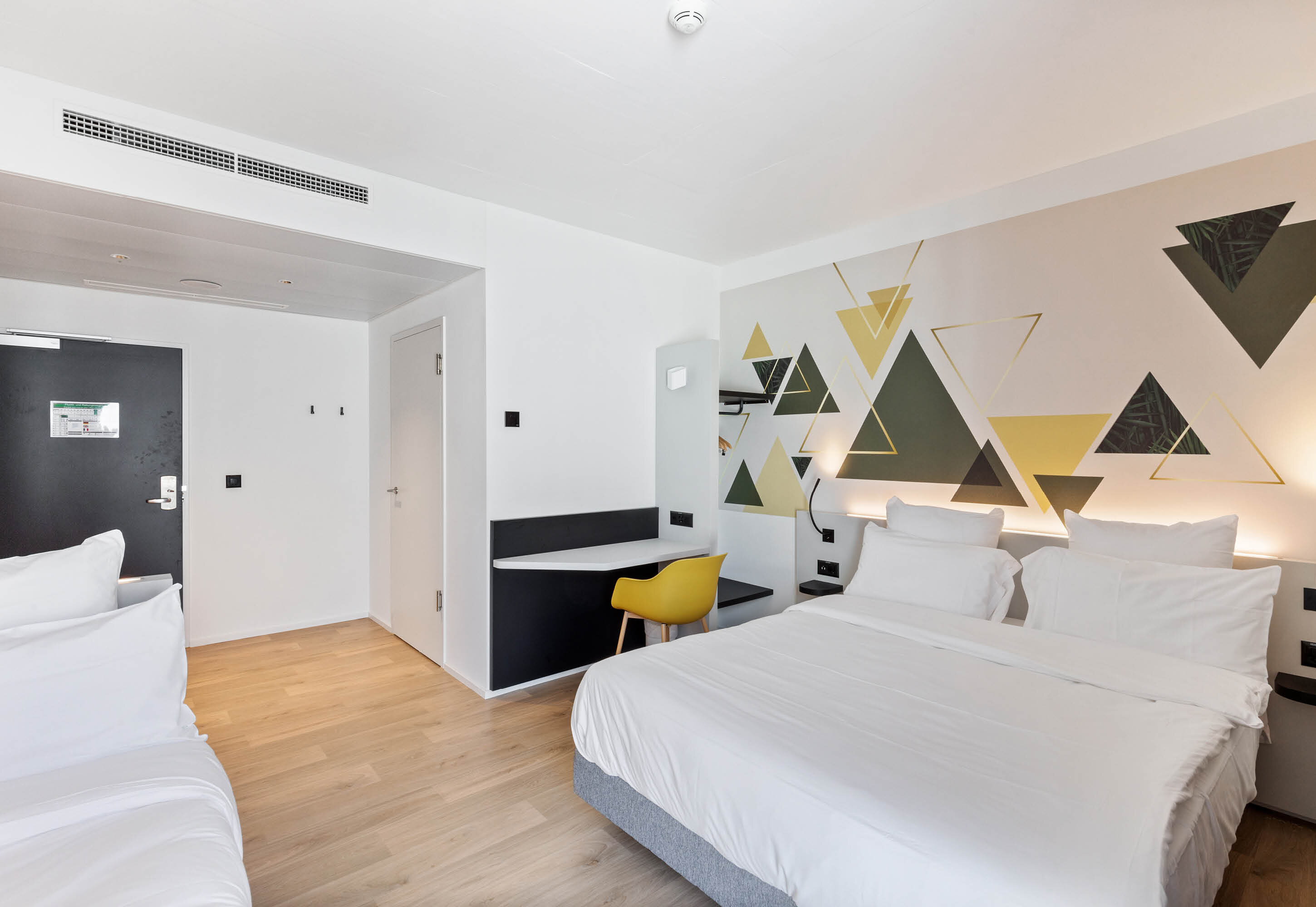 Фото B&b Hotel Oftringen