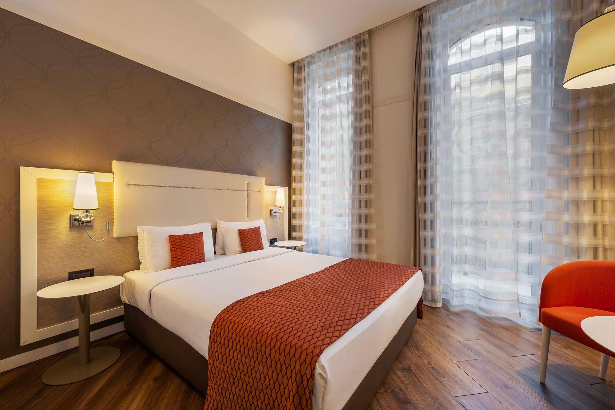 Фото Ikonik Parlament