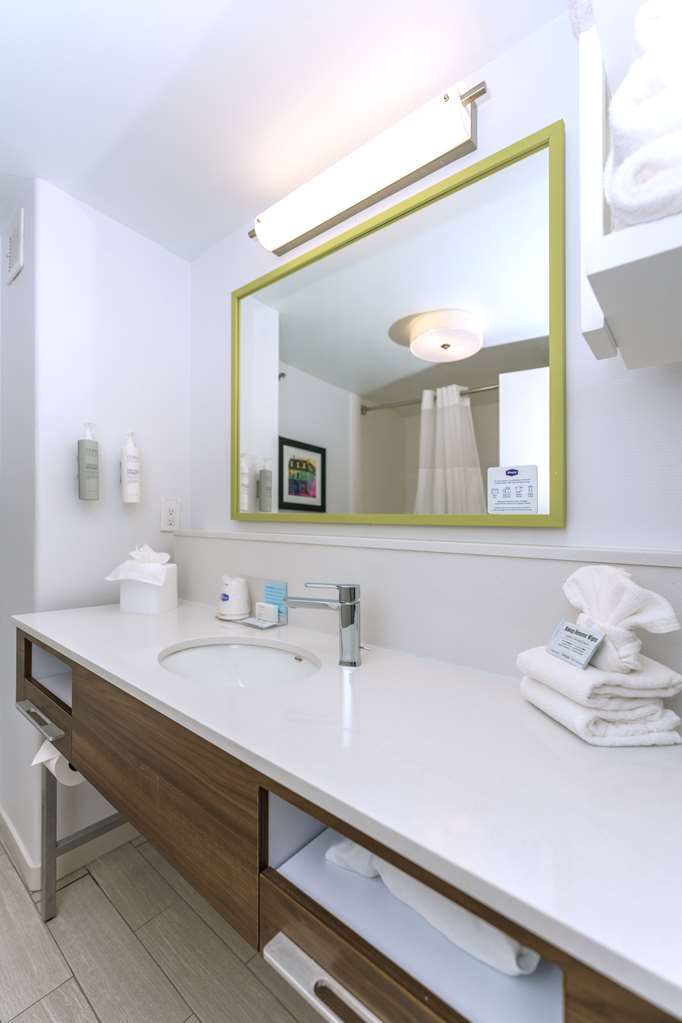 Фото Hampton Inn Hays-North of i 70