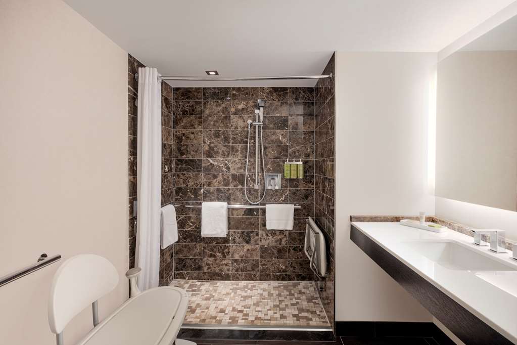 Фото Hilton McLean Tysons Corner