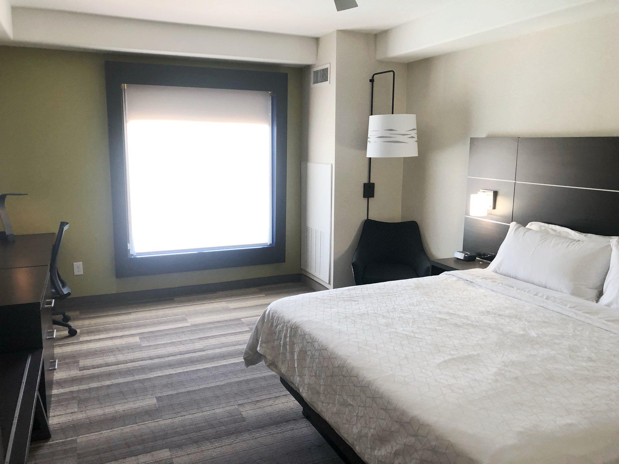 Фото Holiday Inn Express Hotel & Suites El Dorado Hills, an Ihg Hotel
