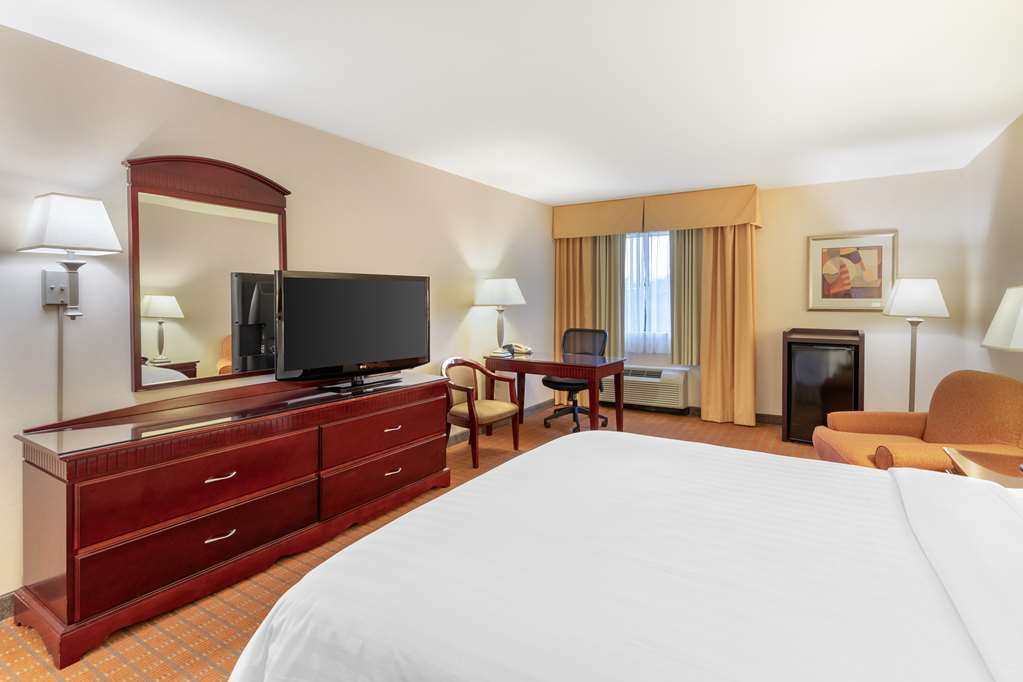 Фото Best Western Plus West Covina Inn