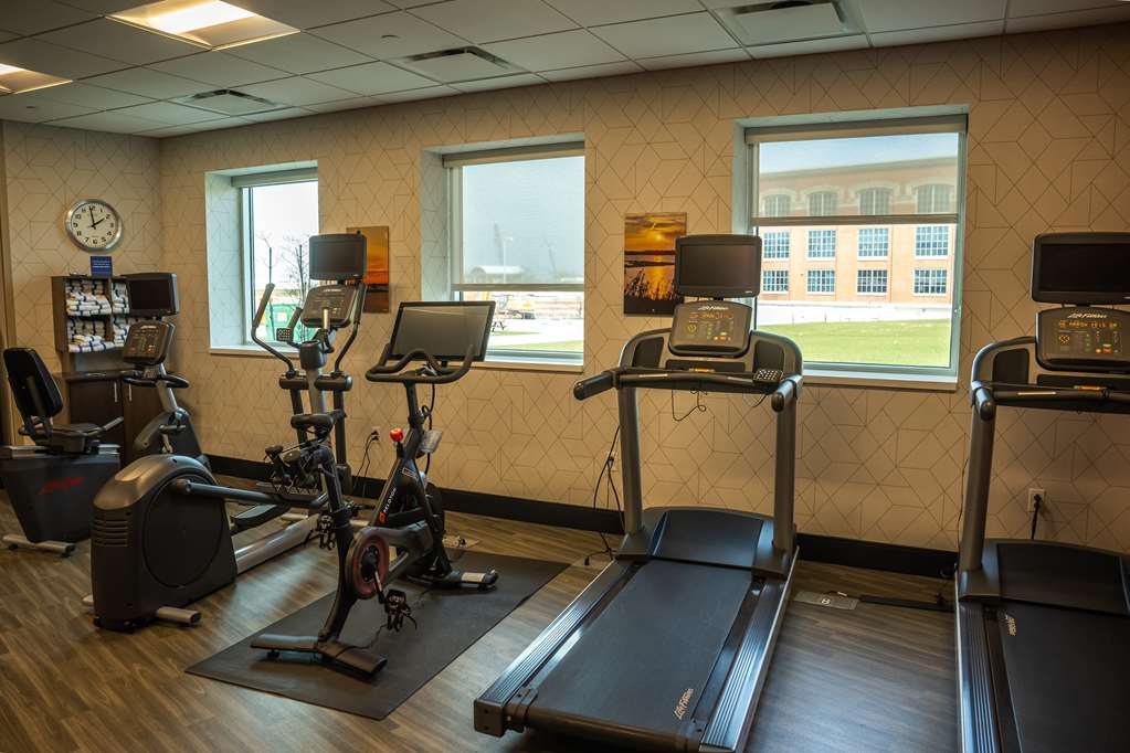Фото Hampton Inn & Suites Erie Bayfront