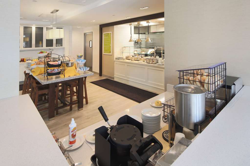 Фото Hilton Garden Inn Reagan National Airport