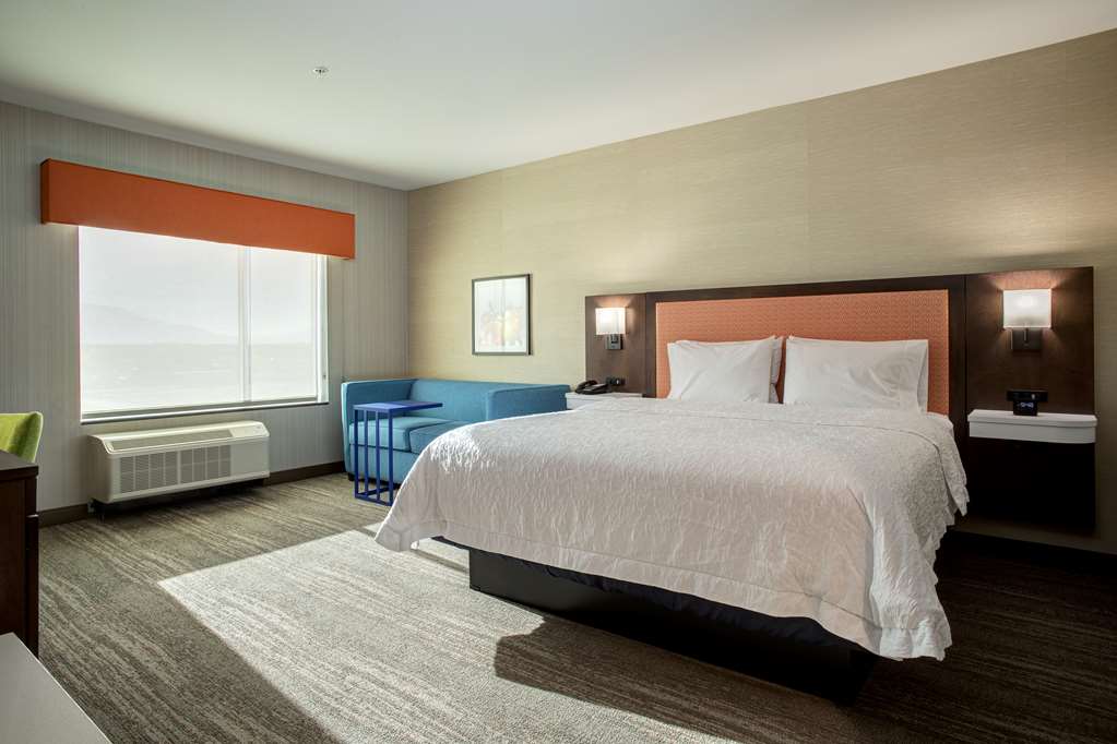 Фото Hampton Inn & Suites Indio