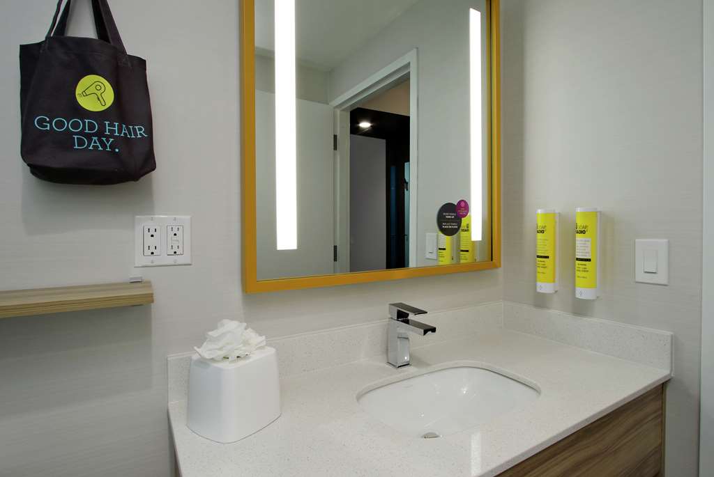 Фото Tru by Hilton Meridian